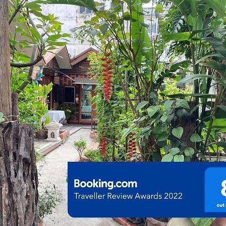 Noom Guesthouse Лопбури Экстерьер фото