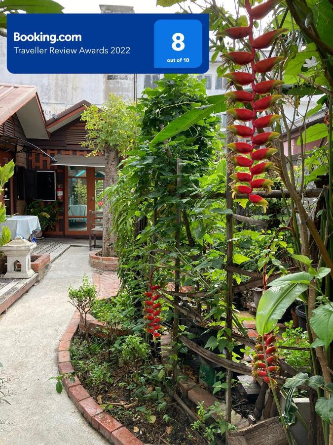 Noom Guesthouse Лопбури Экстерьер фото